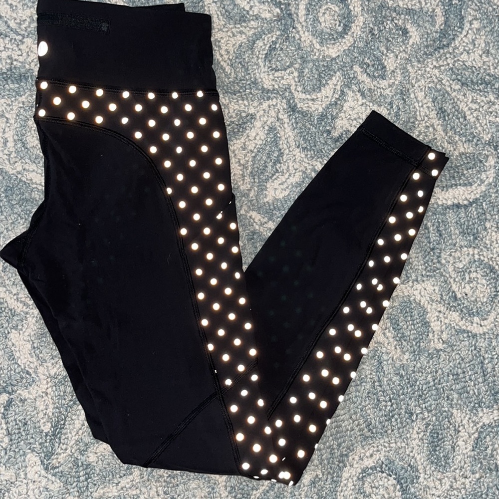 Lululemon reflective run leggings tights size 4 EUC barely worn :) SFPF home